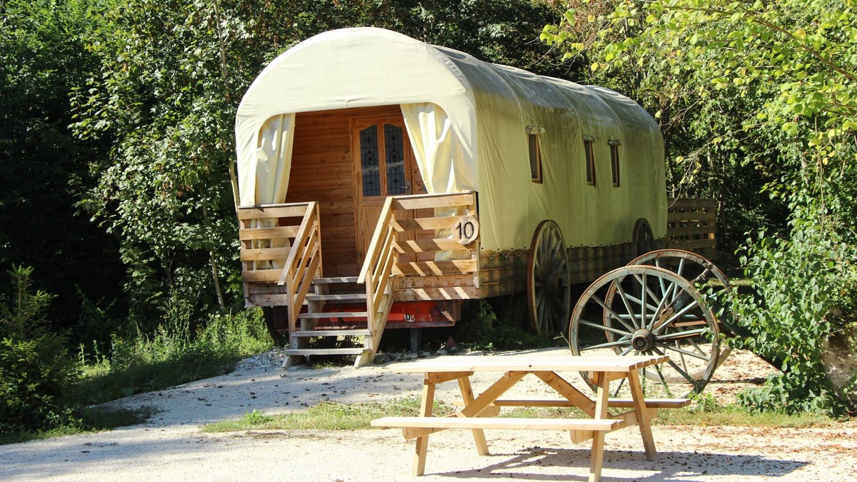 Barberey-aux-Moines Ski Chalet | Unusual caravan in a far west atmosphere at the gates of Troyes