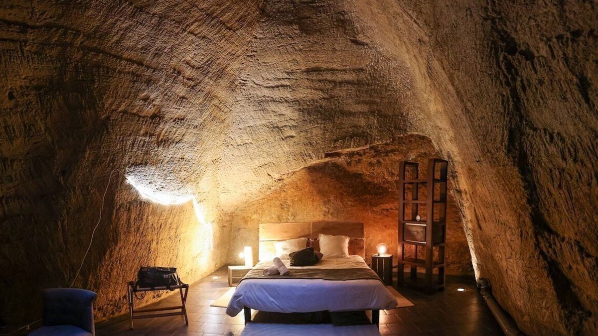 Doue-la-Fontaine Apartment | Unusual Getaway in a Troglodyte Home