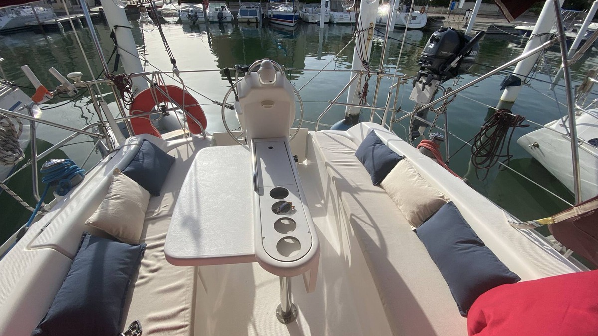 Carnon-Plage Boat Rental | Unusual stay on a comfortable and quiet sailboat