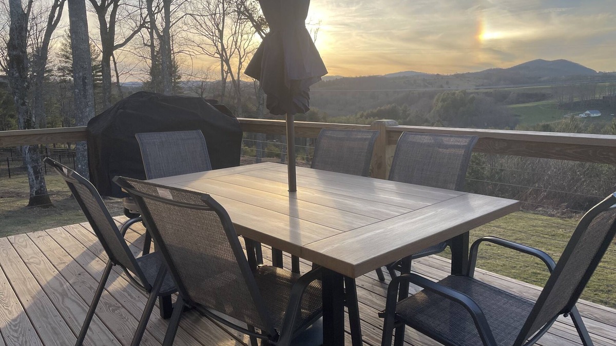 Sparta House | Unwind and relax at this luxurious mountain retreat. Beautiful Views!