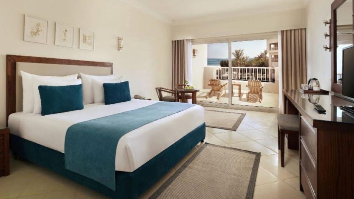 Soma Bay Hotel | Unwind at the Beach with Spa, Kids Club, Pool & Dinner Shows