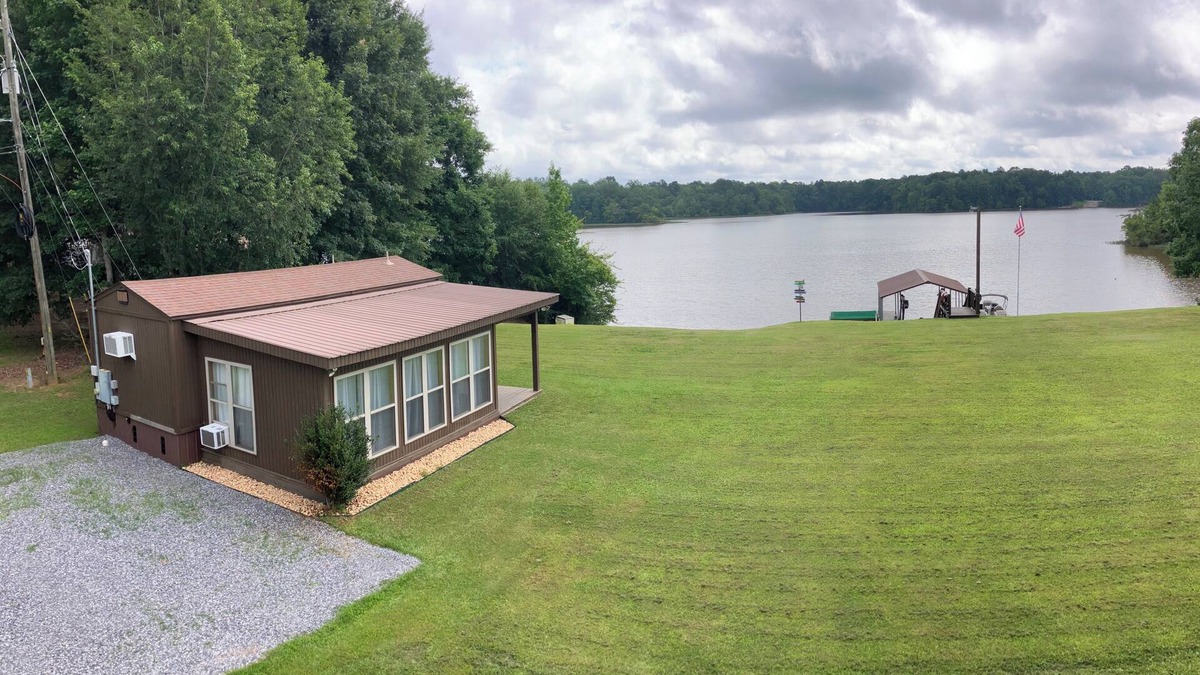 Autaugaville Cottage | Unwind & enjoy waterfront sunrises. Nestled in a serene-quiet end of the river.