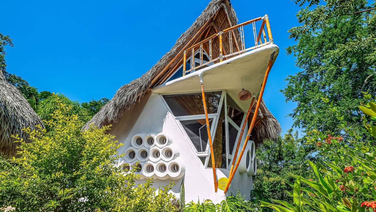 Isla Navidad Villa | Unwind in Paradise: A Serene Getaway in Isla de Navidad