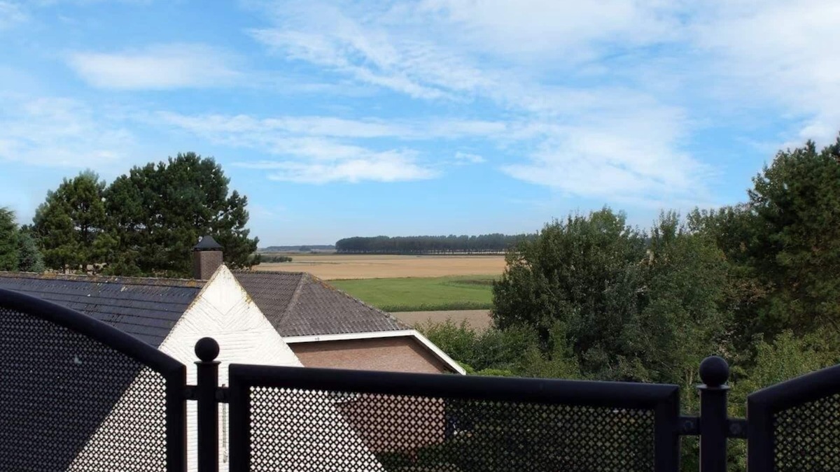 Sluis Hotel | Unwind in Room Near Scenic Het Zwin for Adventure Lovers - 4 Units
