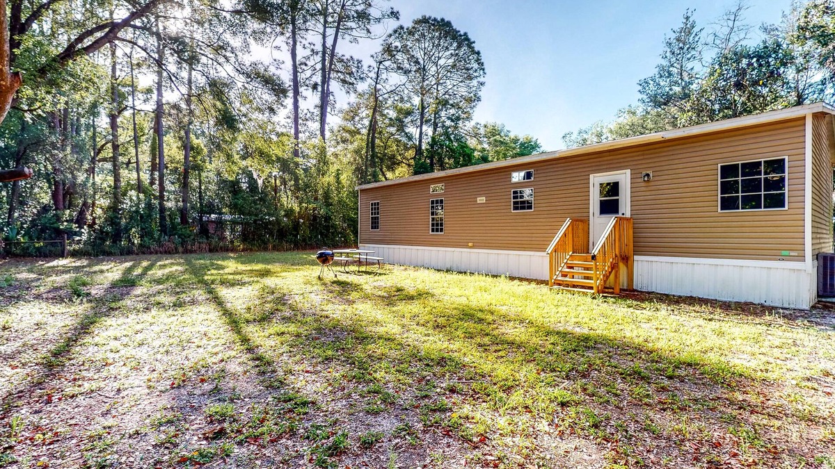 Williston House | Unwind in Williston: Ride and Dive Getaway