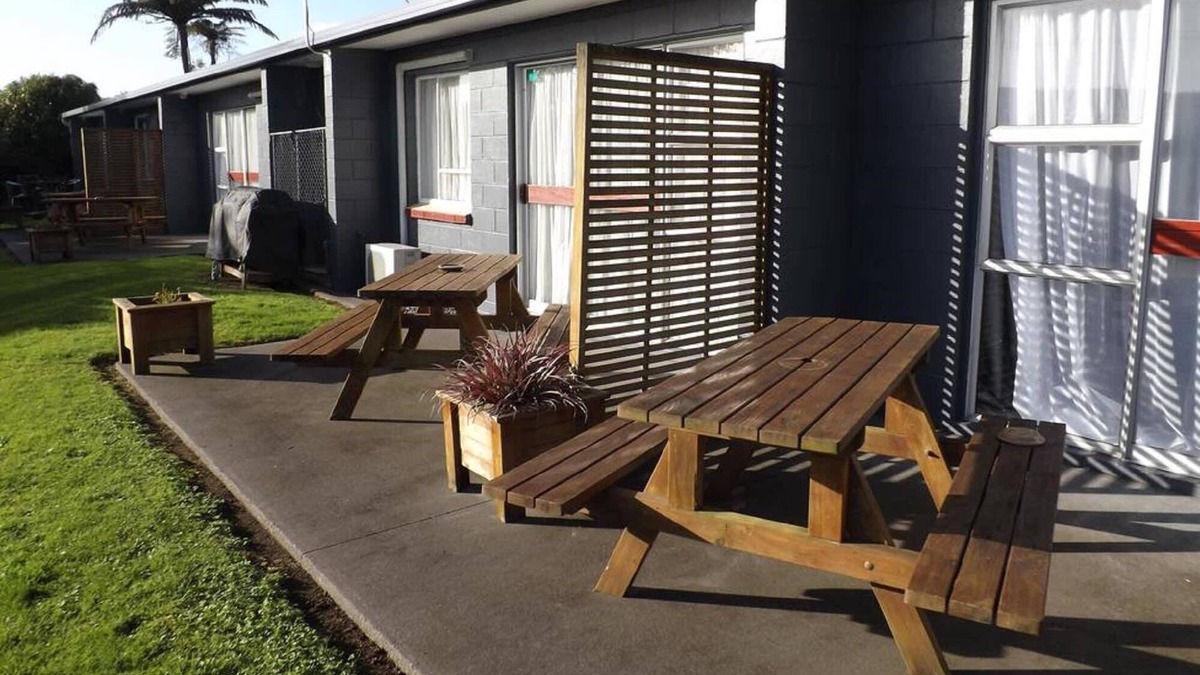Stratford Apartment | Unwind @ Taranaki Chic Eco Studio