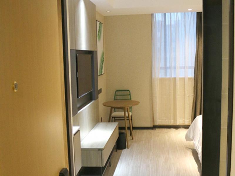 Lanshan District Hotel | Up And In Shandong Linyi Lanshan District Taisheng Square