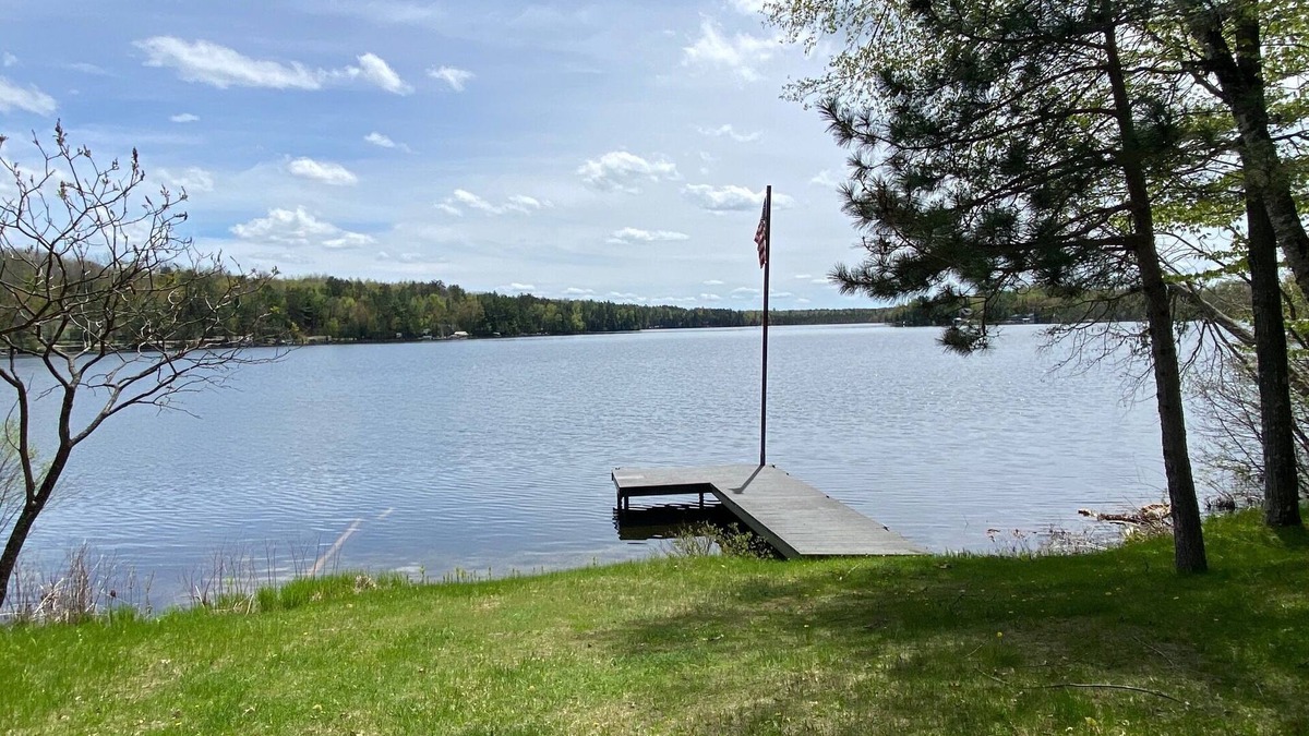 Lakewood Cottage | "Up North" Lake Home $185 night