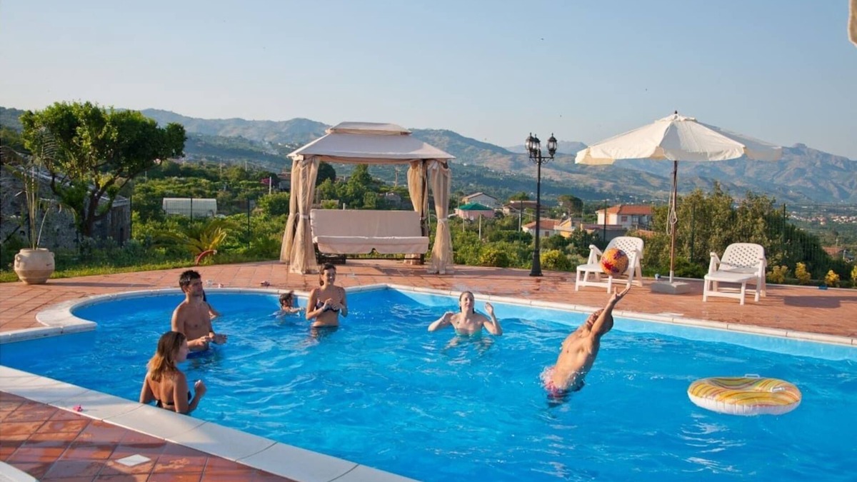 Mascali Villa | Up to 16 guests - swimming pool-garden - BBQ -wi-fi - 3km sea by "SunTripSicily"