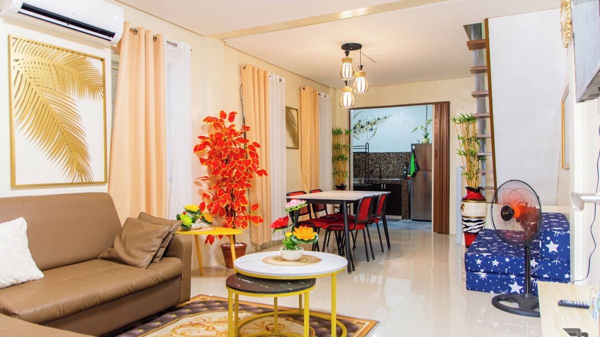 Angeles City House | Up to 18 Guest Near Aqua Planet & Clark international Speedway