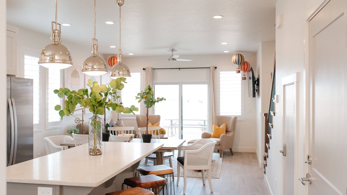 Washington Fields House | Up Up and Away – Colorful Southern Utah Escape Near Zion & St. George