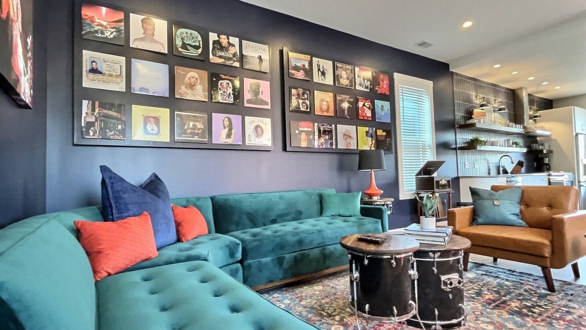 Cherokee Triangle Apartment | Upbeat Suite @ Bungalou + Bourbon Bar + Gameyard