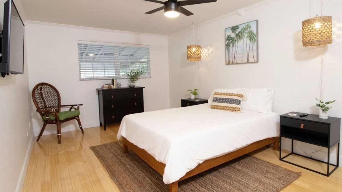 North Beach House | *Update * New Game Room, near Navy Base and Beach!