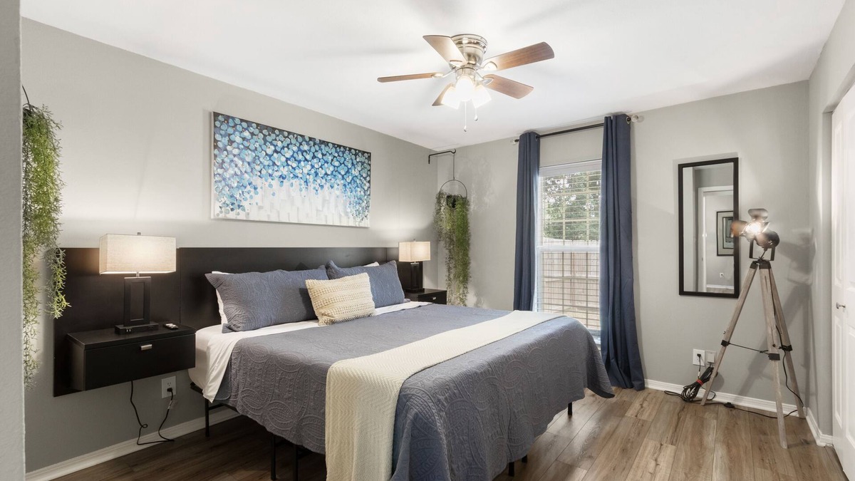 Northeast Pensacola House | Updated 2 bed w/fenced yard * Dog Friendly * Fox Den F