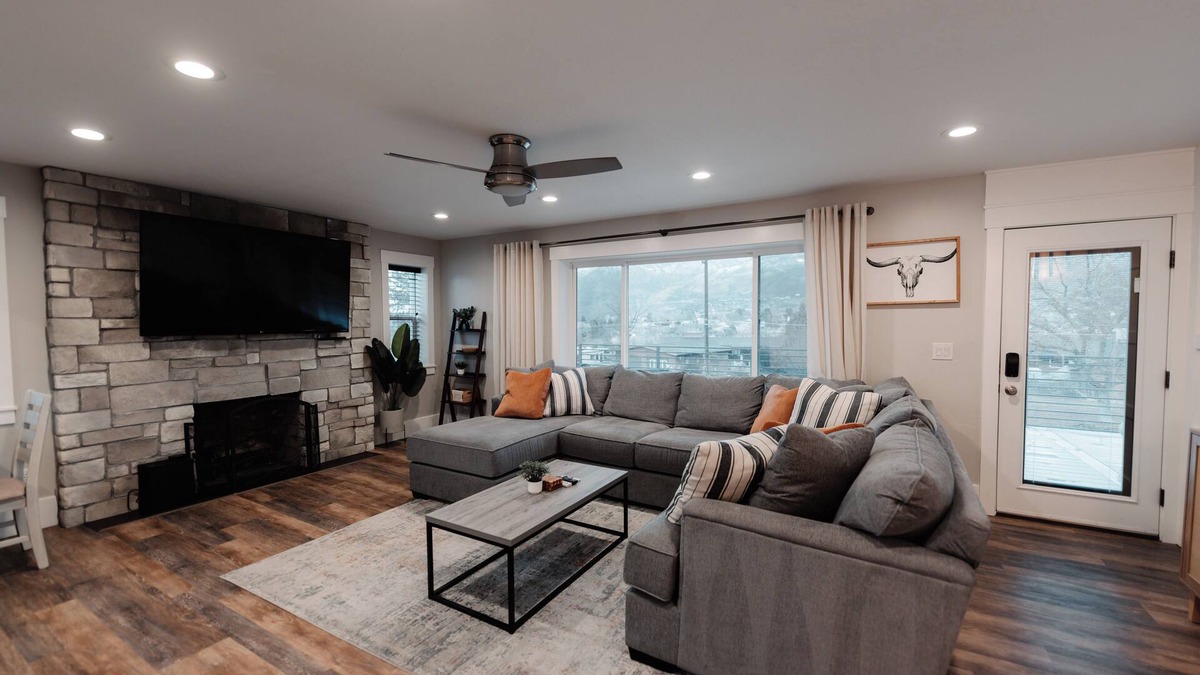 South Ogden House | Updated 2-bedroom 1-Bath 1-Office Room house in welcoming South Ogden