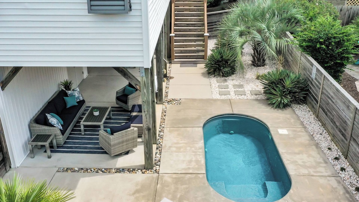 Wilmington Beach House | Updated/2min Walk to Beach/Private Pool/Golf Cart/Lush Yard/Table Games