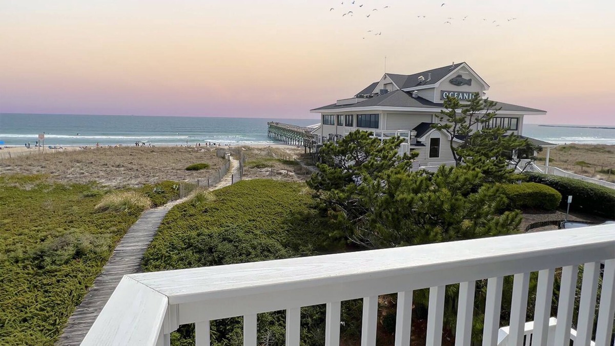 South End House | Updated 3br/3ba Oceanfront townhome with ocean views and direct beach access.
