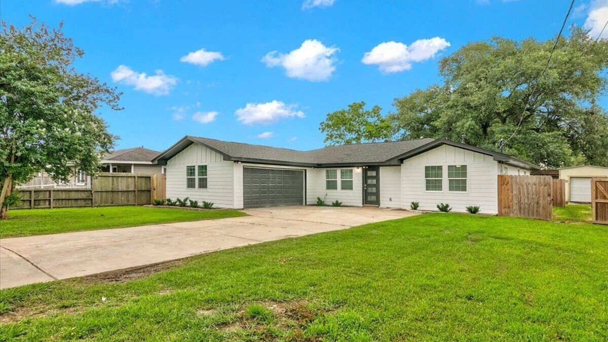 Nederland House | Updated 4 bedroom home in Nederland