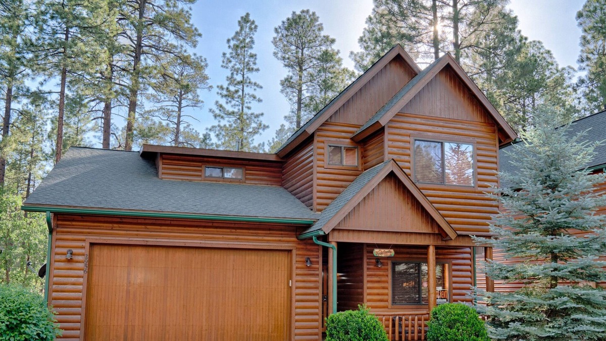 Pinetop Cabin | Updated 5 Bedroom home in gated community of Pinetop Crossings!