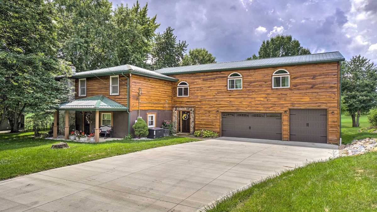 Nashport House | Updated Buckeye Lake Retreat w/Game Room!