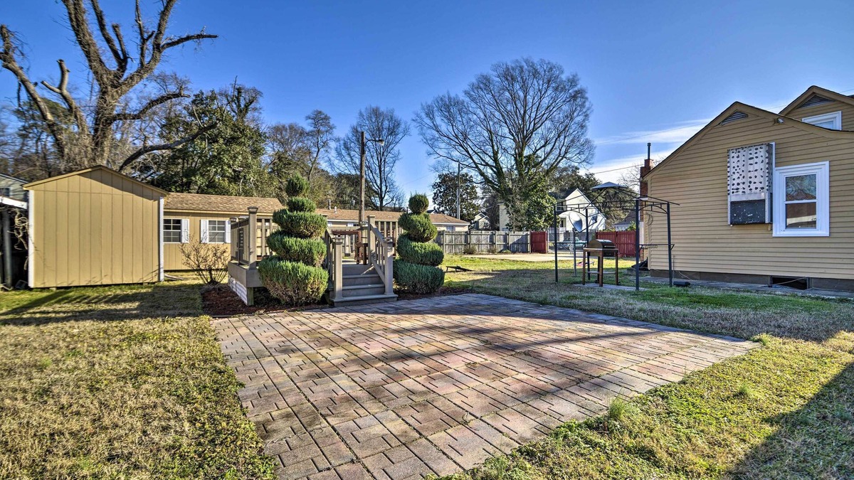 Bayview House | Updated Coastal Home w/Grill, Blocks to Beach