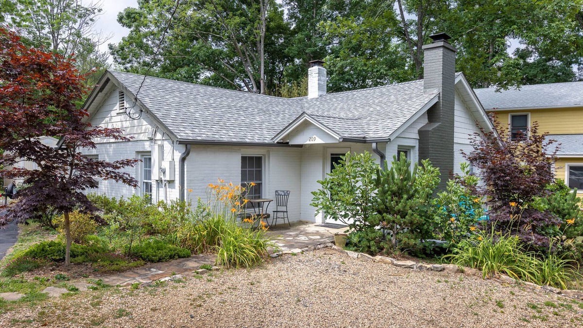 Haw Creek Cottage | Updated Comfy Cottage central to Asheville NC