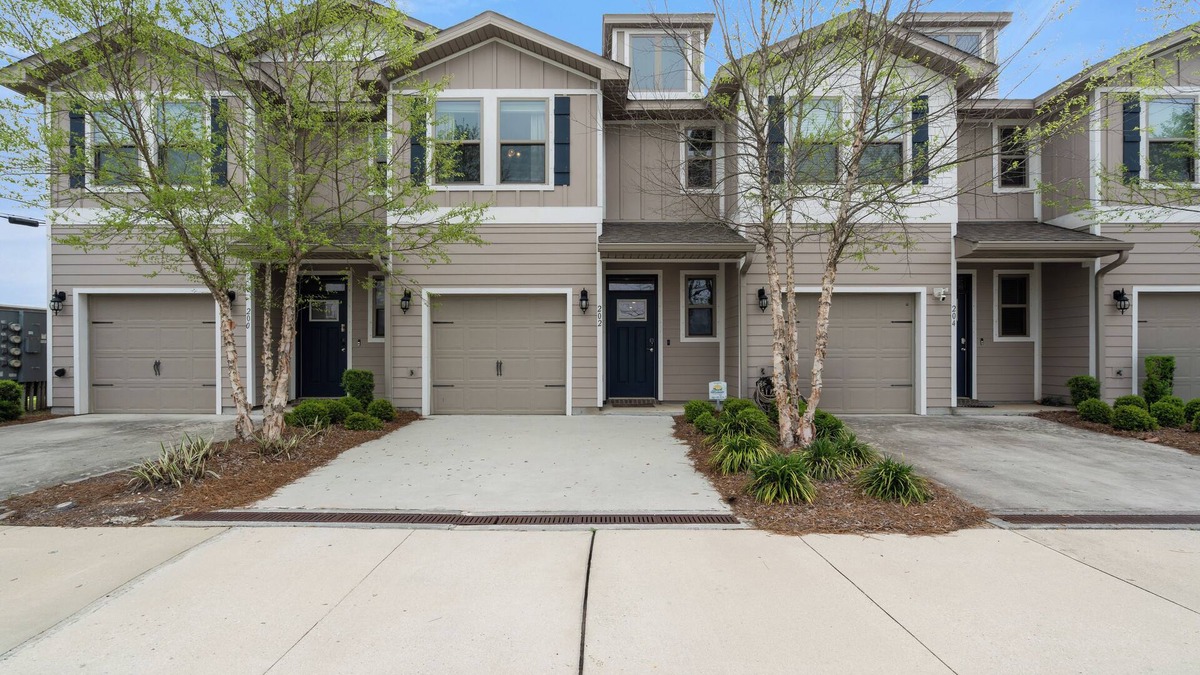 South Pensacola House | Updated Dog-Friendly Townhome | Downtown Pensacola | My Beach Getaways
