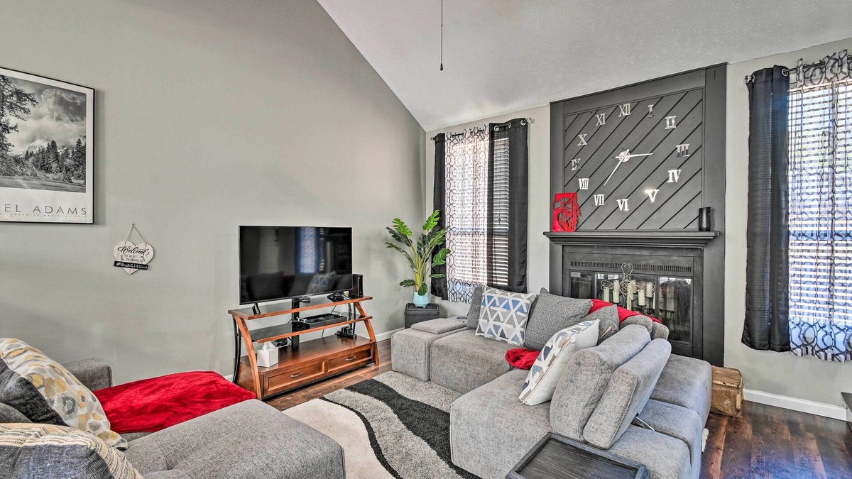 Westover House | Updated Fayetville Townhome-Away-From-Home w/Yard