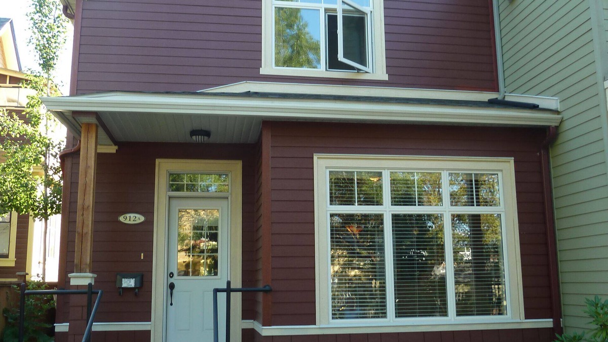 Nelson House | UPDATED, FULLY-EQUIPPED, HERITAGE HOME-AWAY-FROM-HOME, REDUCED APRIL RATES.