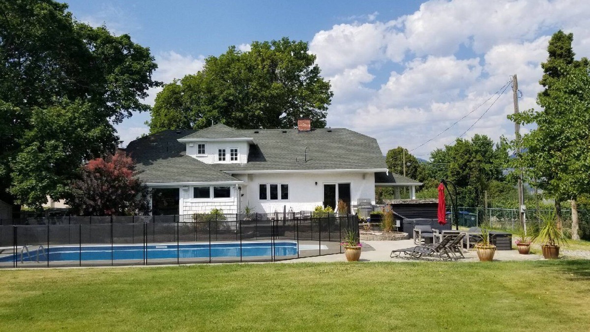 Okanagan-Similkameen House | Updated Heritage House close to Naramata Bench