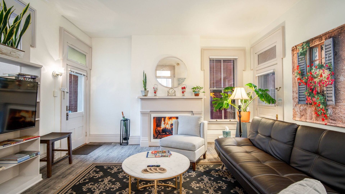 Oregon District Apartment | Updated Historical apartment close to a park and two blocks from the best dining
