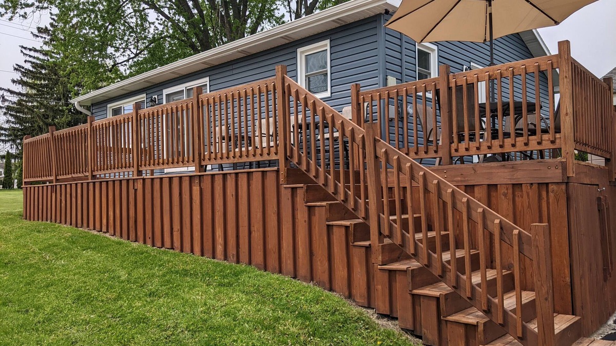 Merrimac House | Updated home w/lake views across from Lake WI!