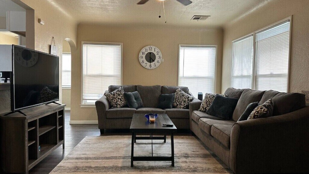 Hanford House | Updated House Great Location