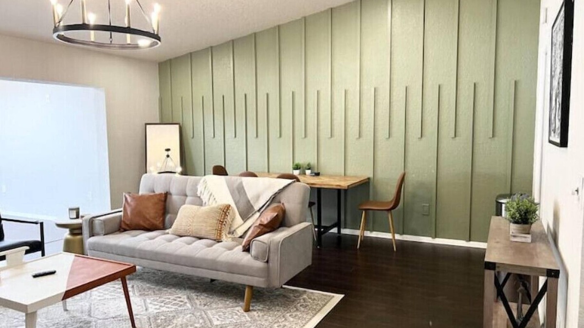 Temple Terrace House | Updated Mid Century Villa! Close to Busch Gardensn