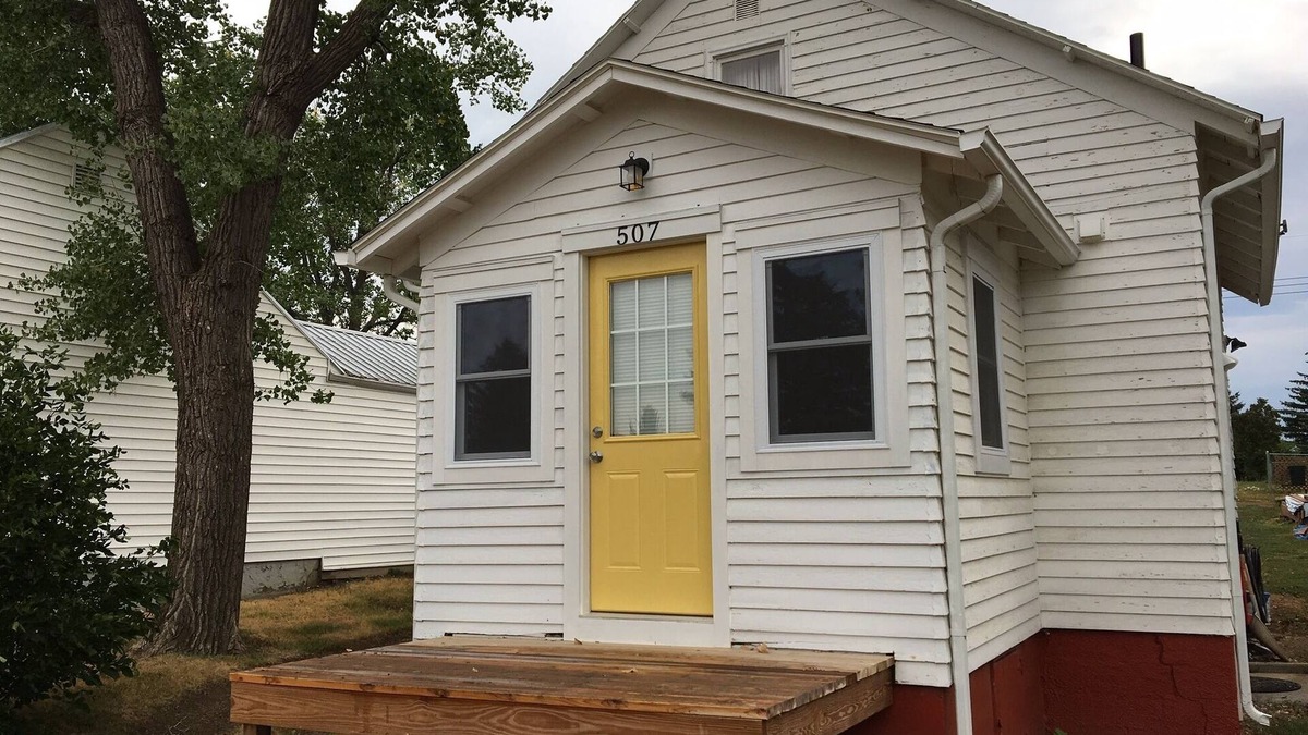 Mott House | Updated Mott ND Hunter/Guest House