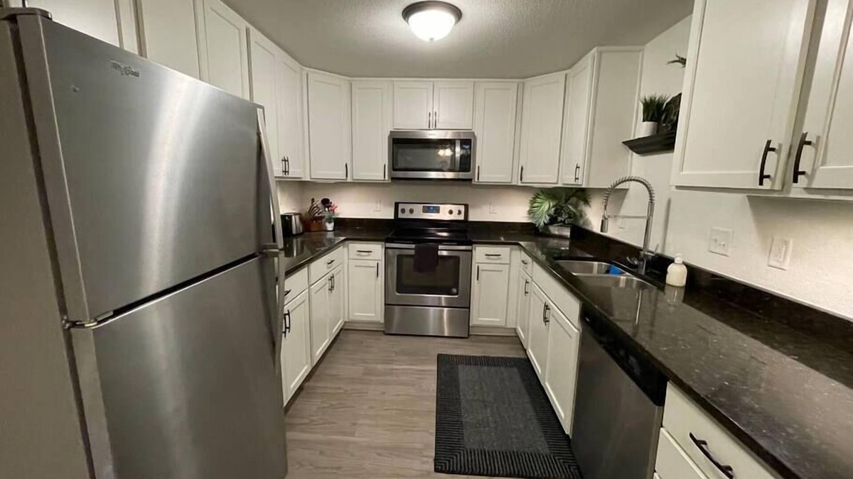 De Pere Apartment | Updated One Bedroom Apartment
