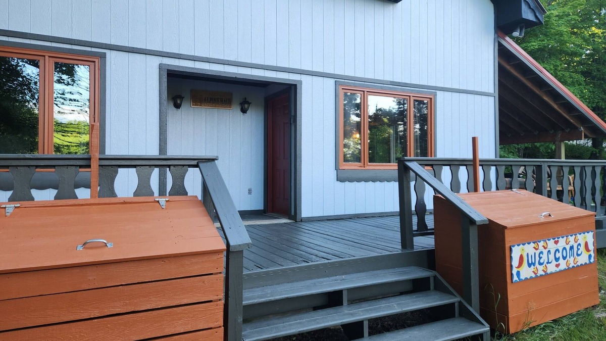 Stambaugh Ski Chalet | Updated Peaceful Chalet across from Ski Brule Right Side