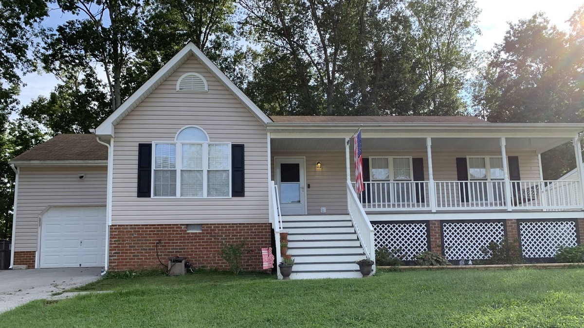 Midlothian House | Updated Rancher in the Heart of Midlothian!