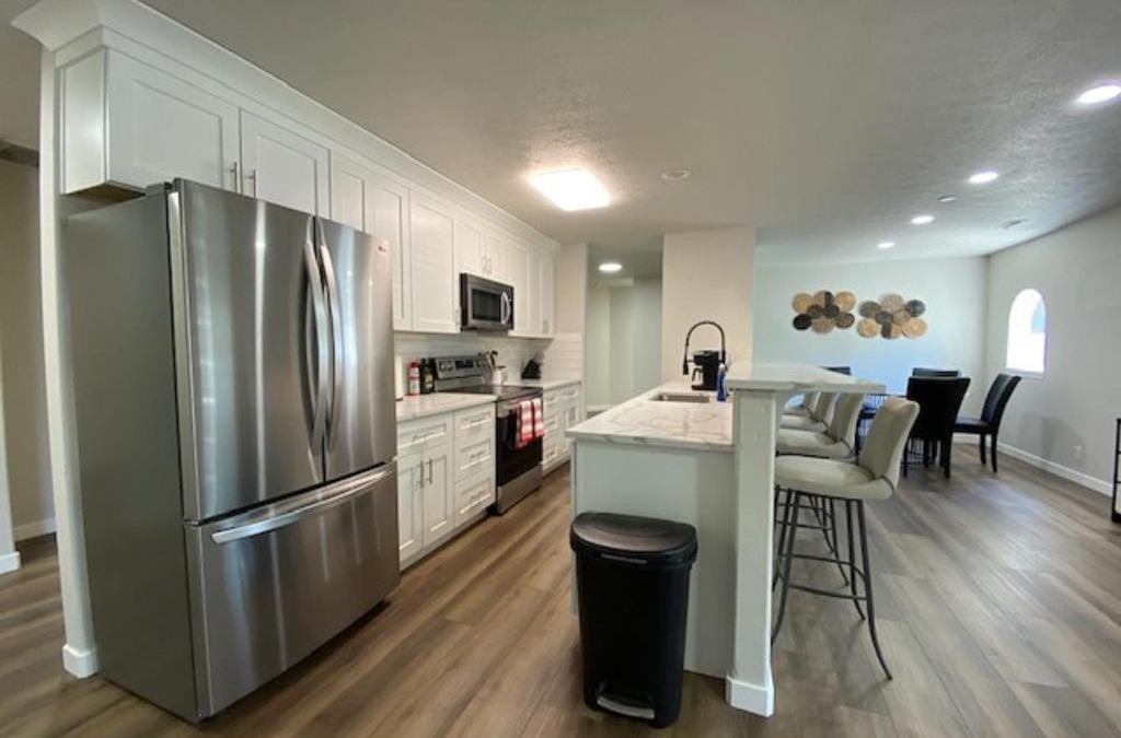 Moran Prairie House | Updated Rancher near shopping & restaurants