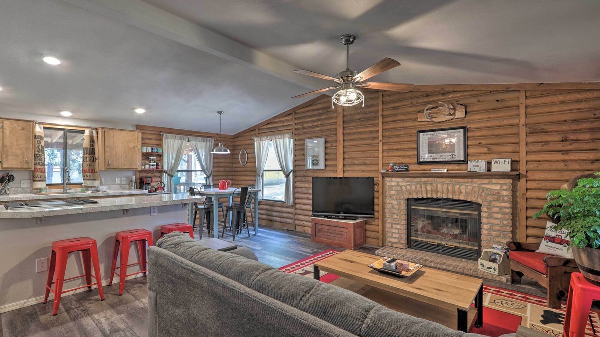Strawberry Cabin | Updated Strawberry Family Cabin w/2 Private Decks