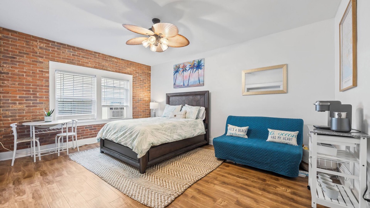 Willmore Condo | Updated Studio in Downtown Long Beach - Walk to Everything