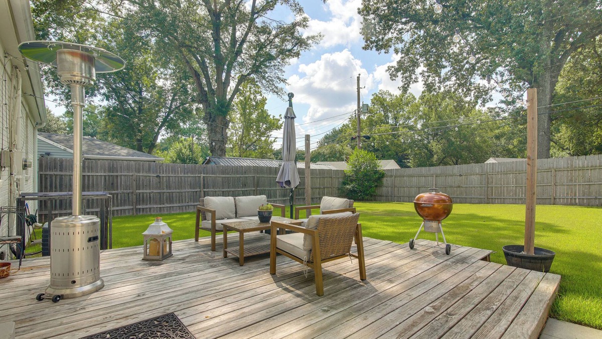 East Memphis House | Updated Suburban Retreat: 8 Mi to Dtwn Memphis!