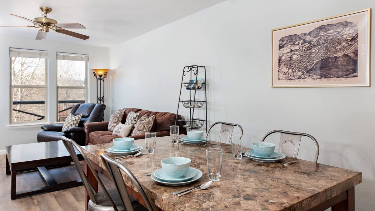 Basalt House | Updated Townhome w/Deck, Lake & Mountain Views, 18 mi to Aspen, Dog Friendly!