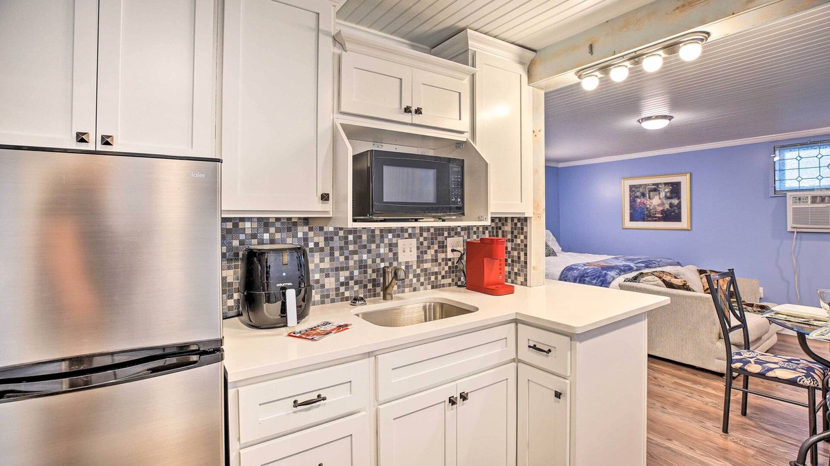 Williamstown Apartment | Updated Williamstown Apartment with Kitchen!