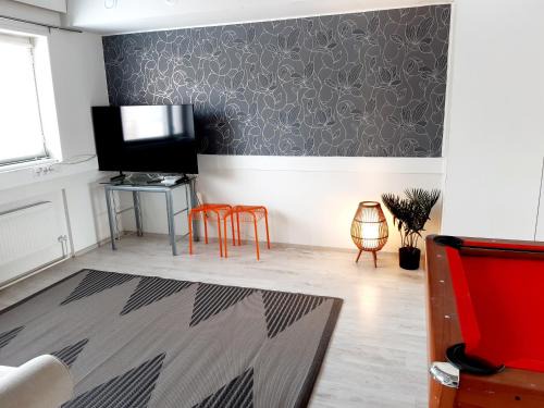 Kalvola Apartment | Upea Loft-asunto kattoikkunoilla Iittalassa junaradan vieressä