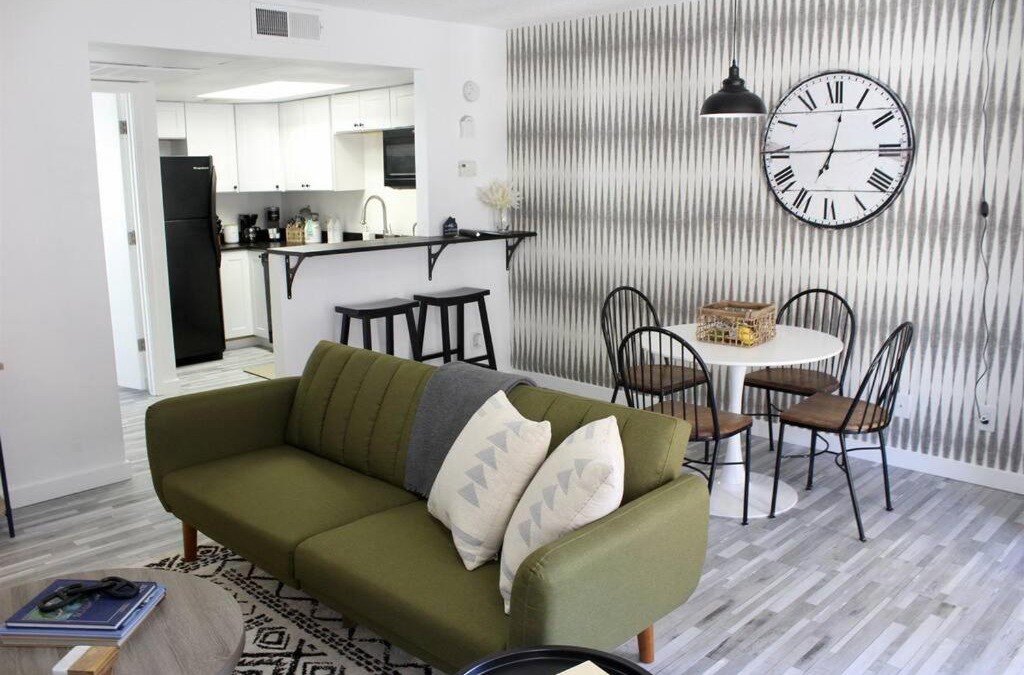 Riverside Apartment | Upgraded Condo Close to All the Tempe Action