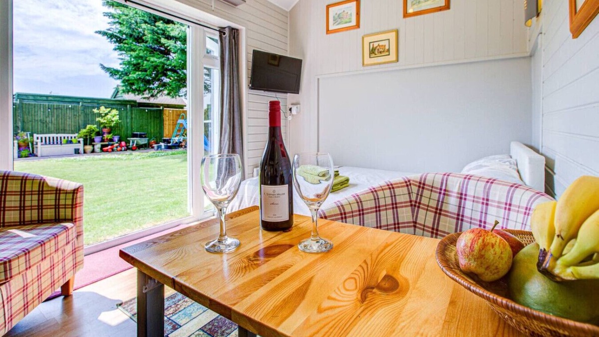 Upper Beeding Apartment | Upper Beeding Retreat: Cozy Self-Contained Garden Studio