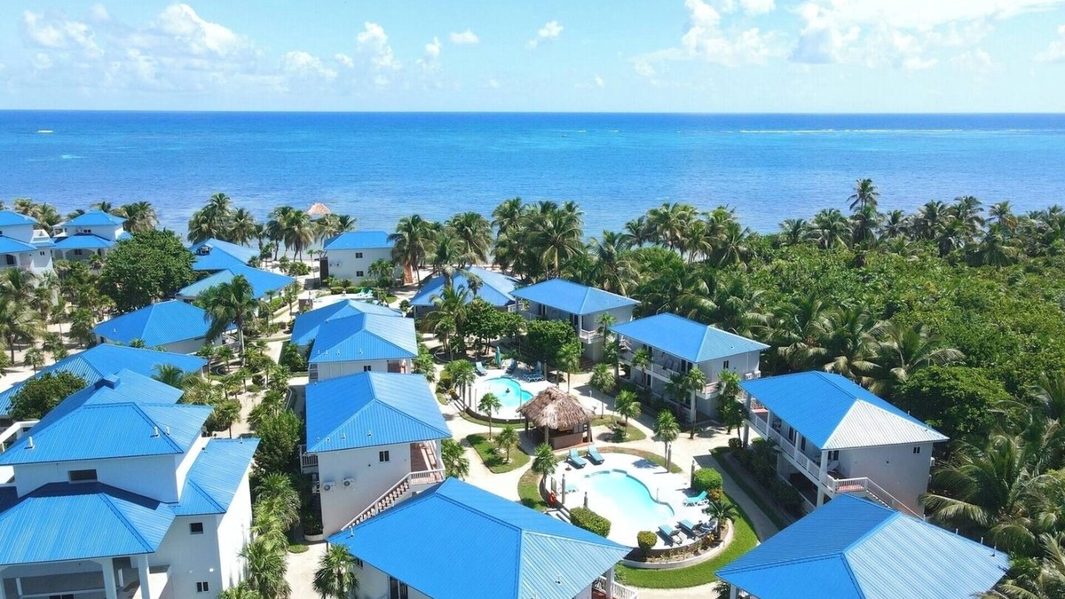 San Pedro Apartment | Upper-Floor 30 Steps To Beach@SapphireBeachResort