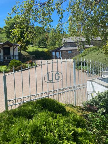 Risca East House | Upper Grippath Farm Holiday Cottages