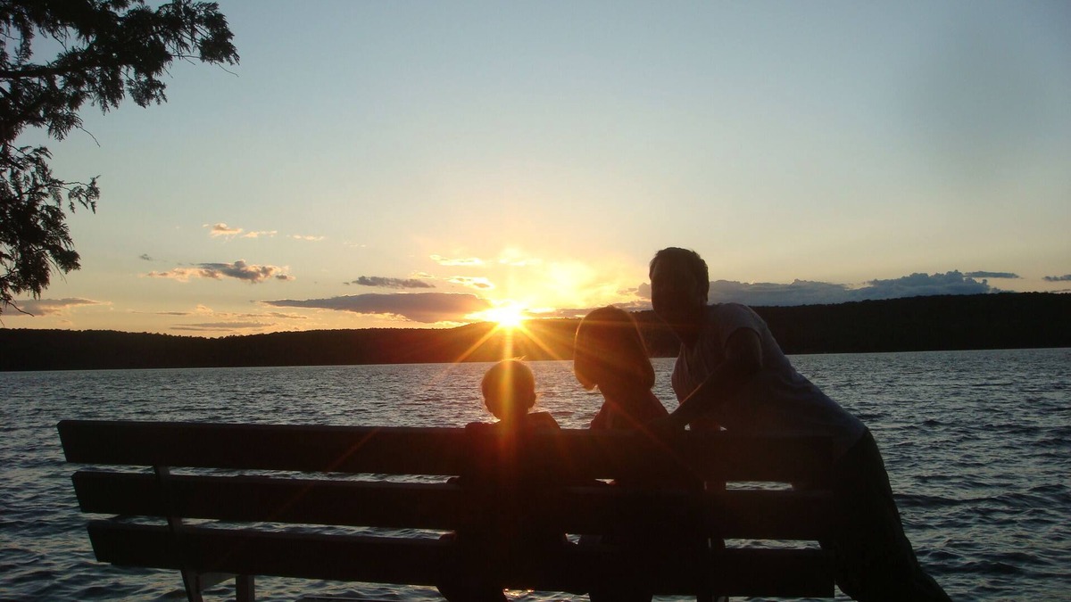 Stambaugh Cabin | Upper Peninsula Lakeside Cabin on Chicagon Lake - Great Fishing, Swimming & Golf